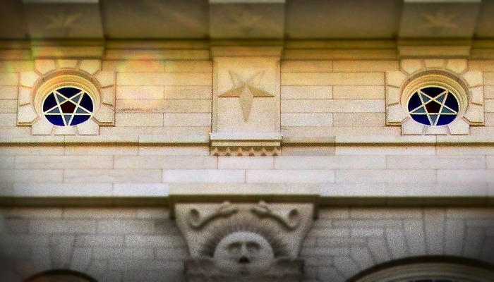 Stars on the Nauvoo temple