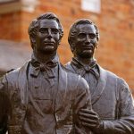 joseph and hyrum smith at carthage jail statue